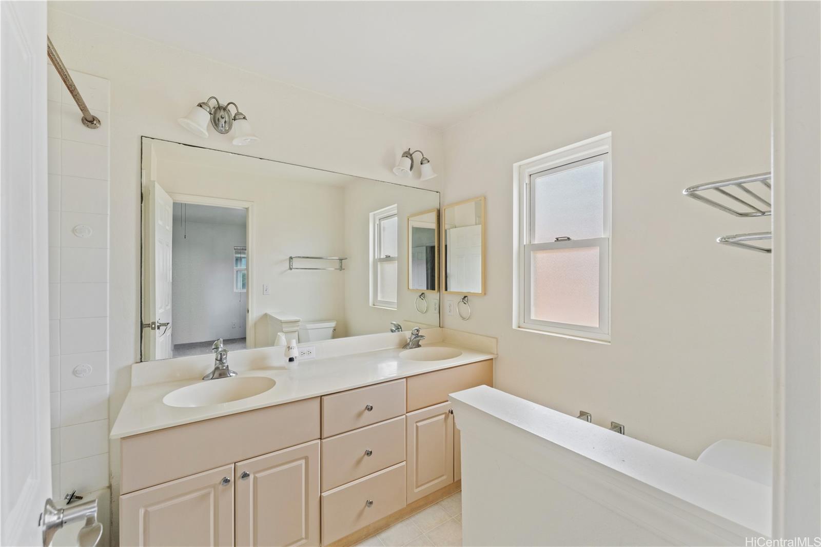 87-1976  Pakeke St Maili, Leeward home - photo 22 of 25