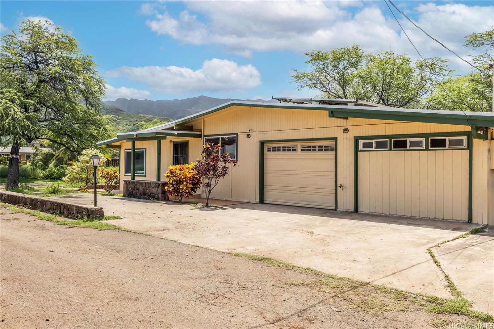 87-1984  Farrington Hwy Maili, Leeward home - photo 23 of 25