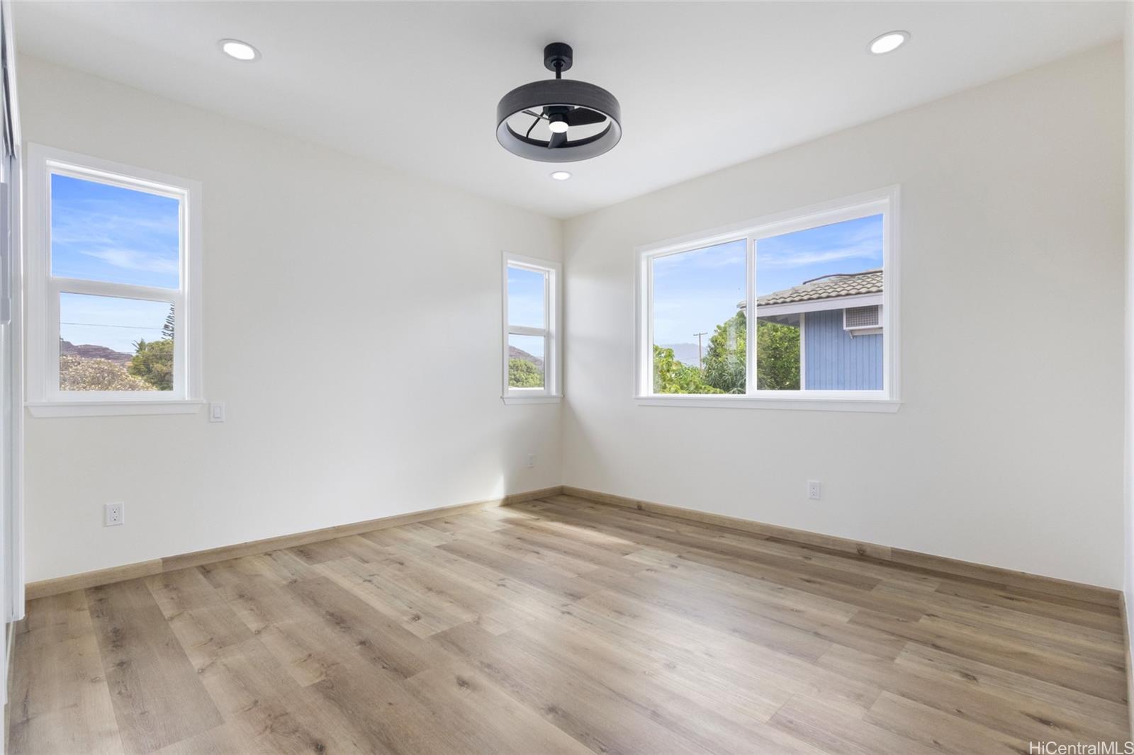 87-212  Mikana Street Maili, Leeward home - photo 13 of 23