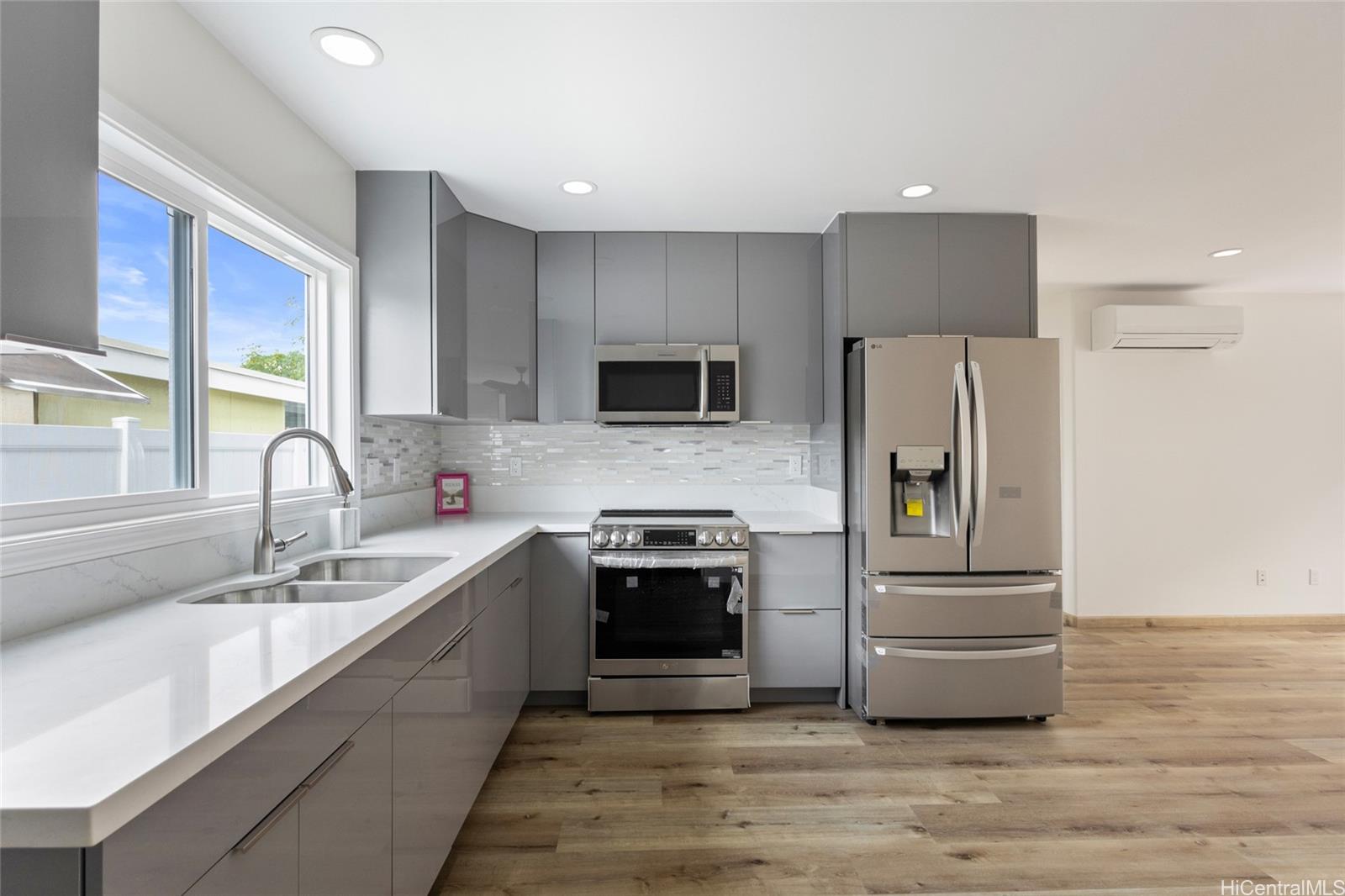 87-212  Mikana Street Maili, Leeward home - photo 17 of 23