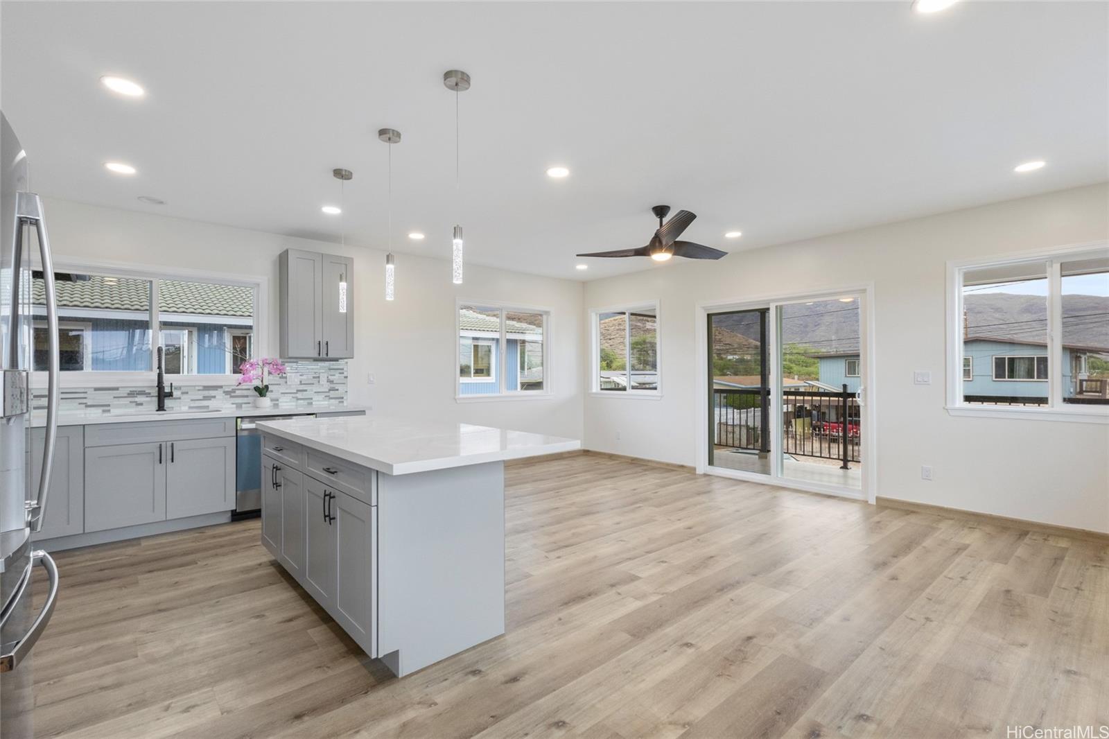 87-212  Mikana Street Maili, Leeward home - photo 4 of 23