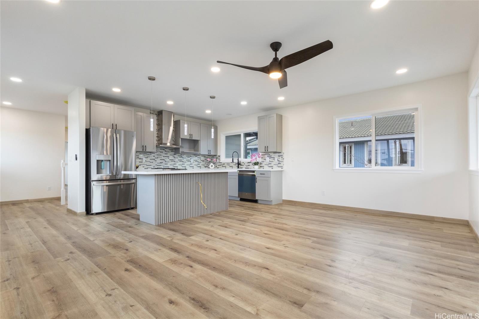 87-212  Mikana Street Maili, Leeward home - photo 5 of 23