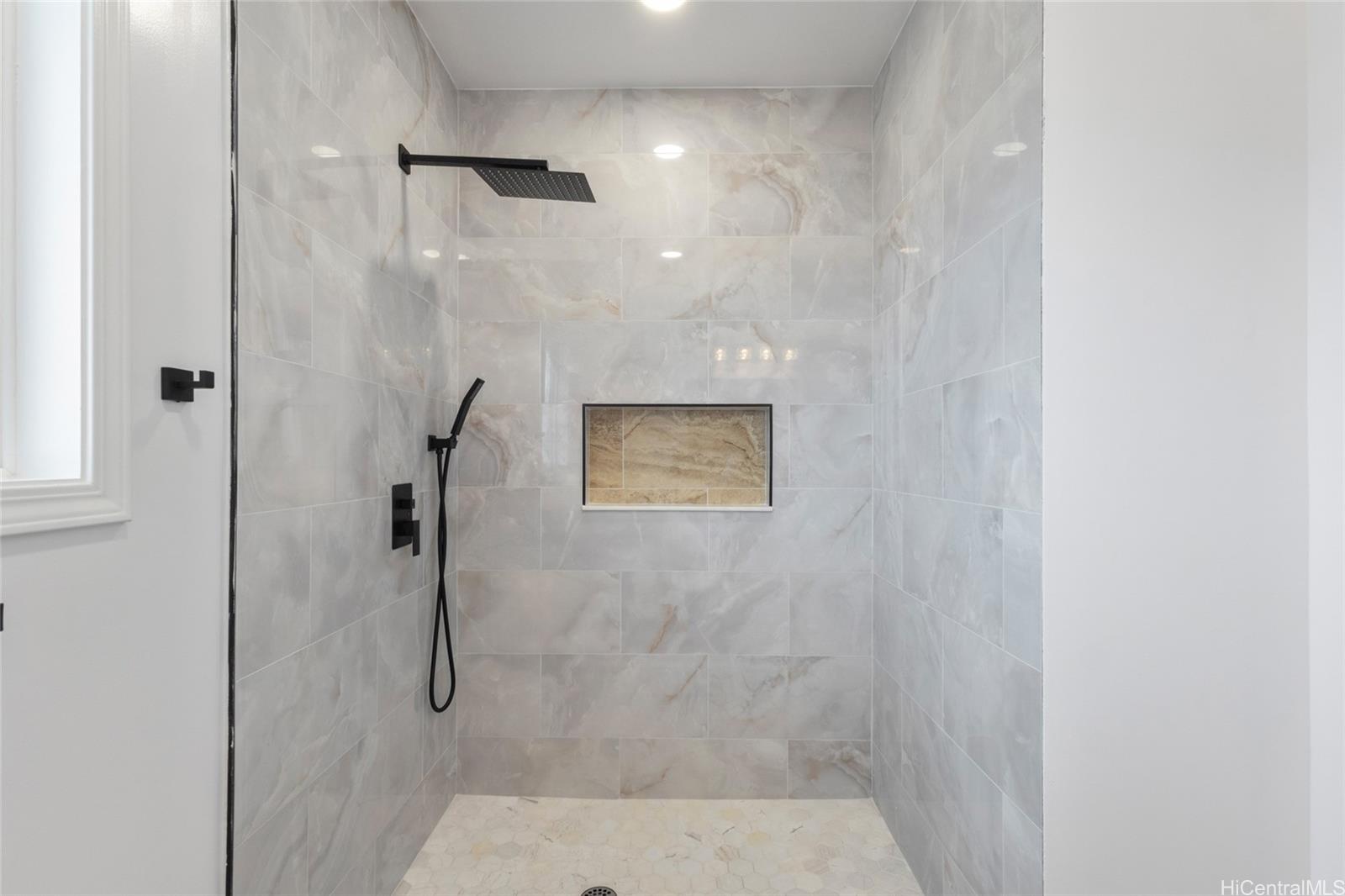 87-212  Mikana Street Maili, Leeward home - photo 10 of 23