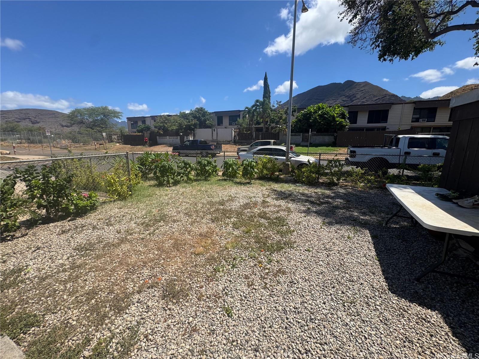 Puu Haleakala Association townhouse # 4, Waianae, Hawaii - photo 4 of 13