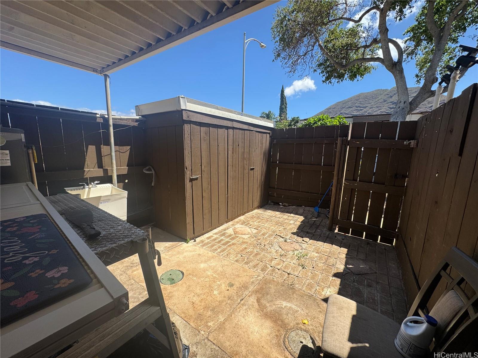 Puu Haleakala Association townhouse # 4, Waianae, Hawaii - photo 10 of 13