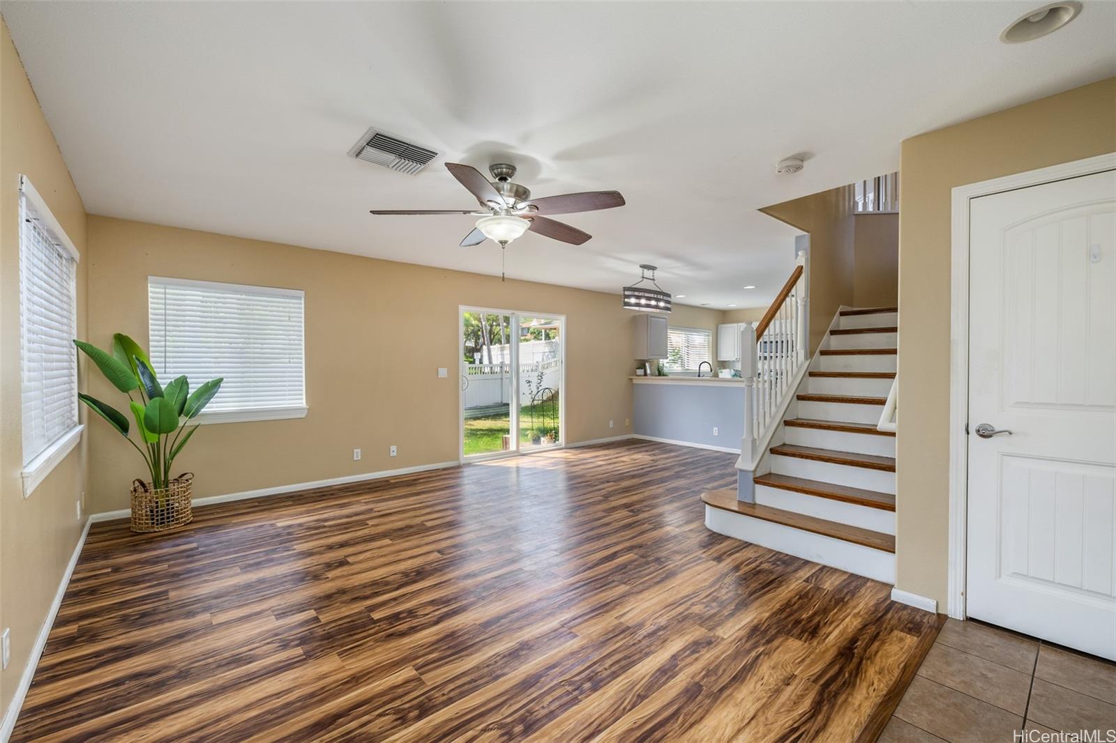 87-2165  Pakeke Street Maili, Leeward home - photo 3 of 22