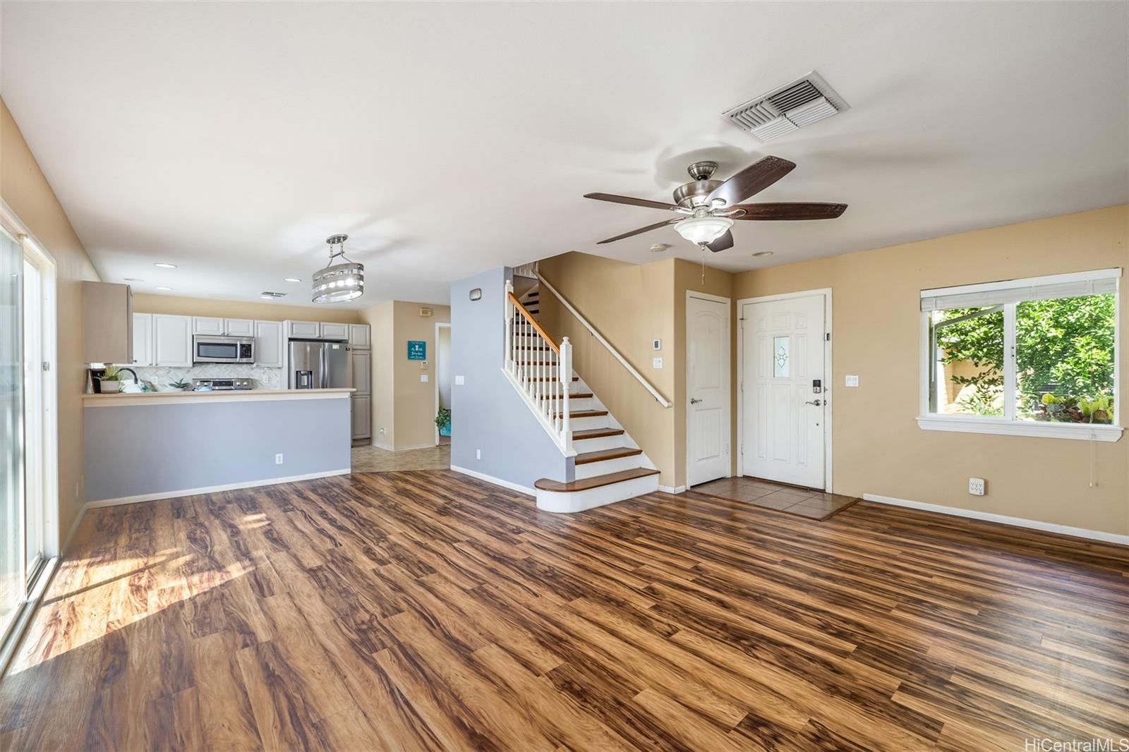 87-2165  Pakeke Street Maili, Leeward home - photo 4 of 22