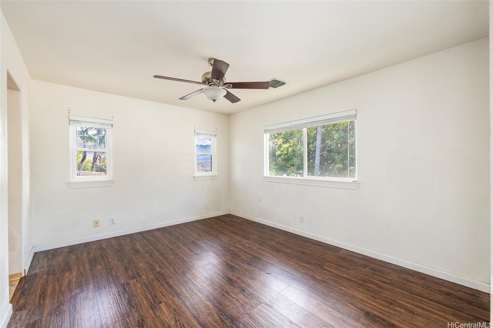 87-2165  Pakeke Street Maili, Leeward home - photo 9 of 22