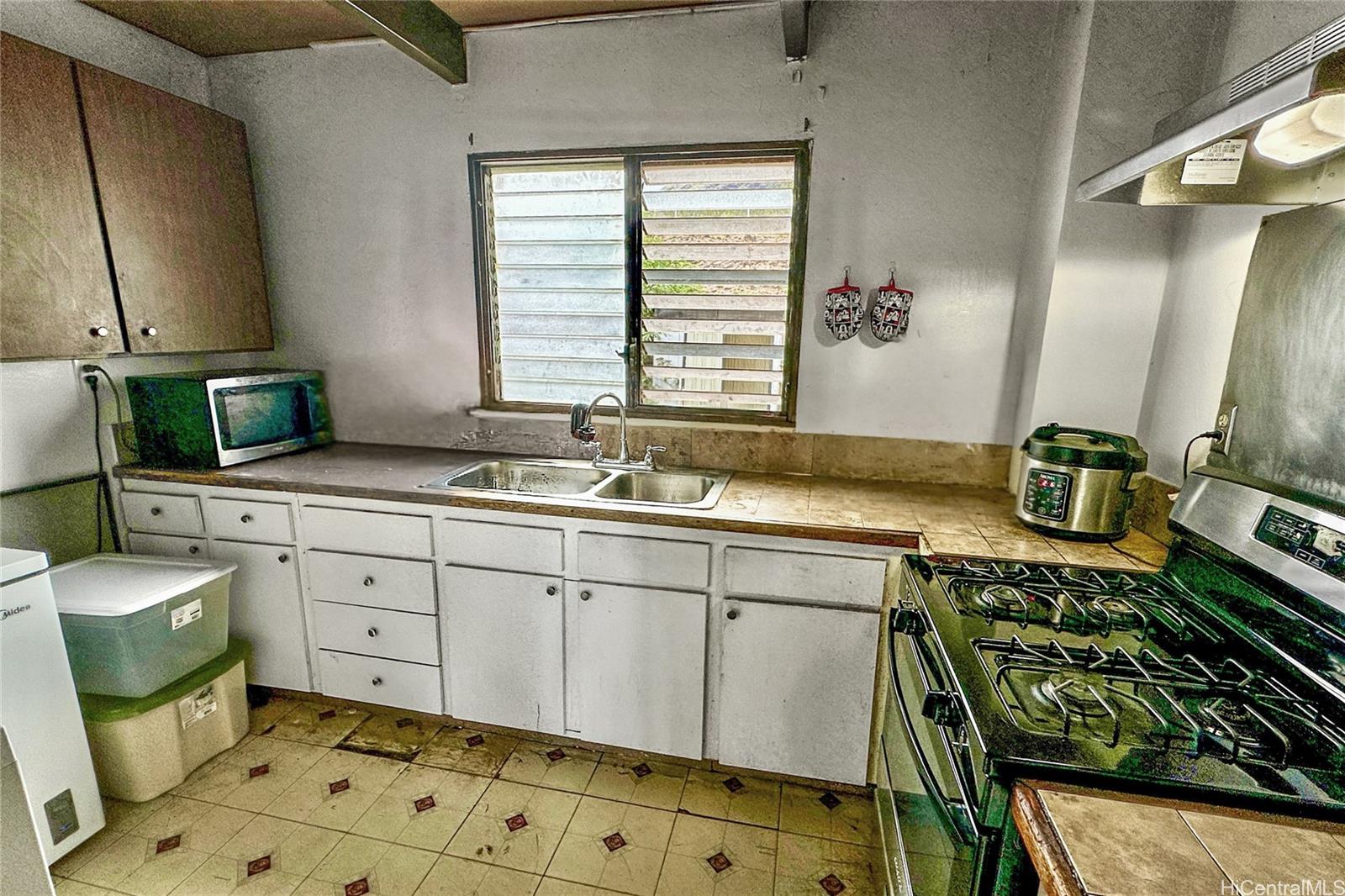 Puu Heleakala condo # 1, Waianae, Hawaii - photo 11 of 15