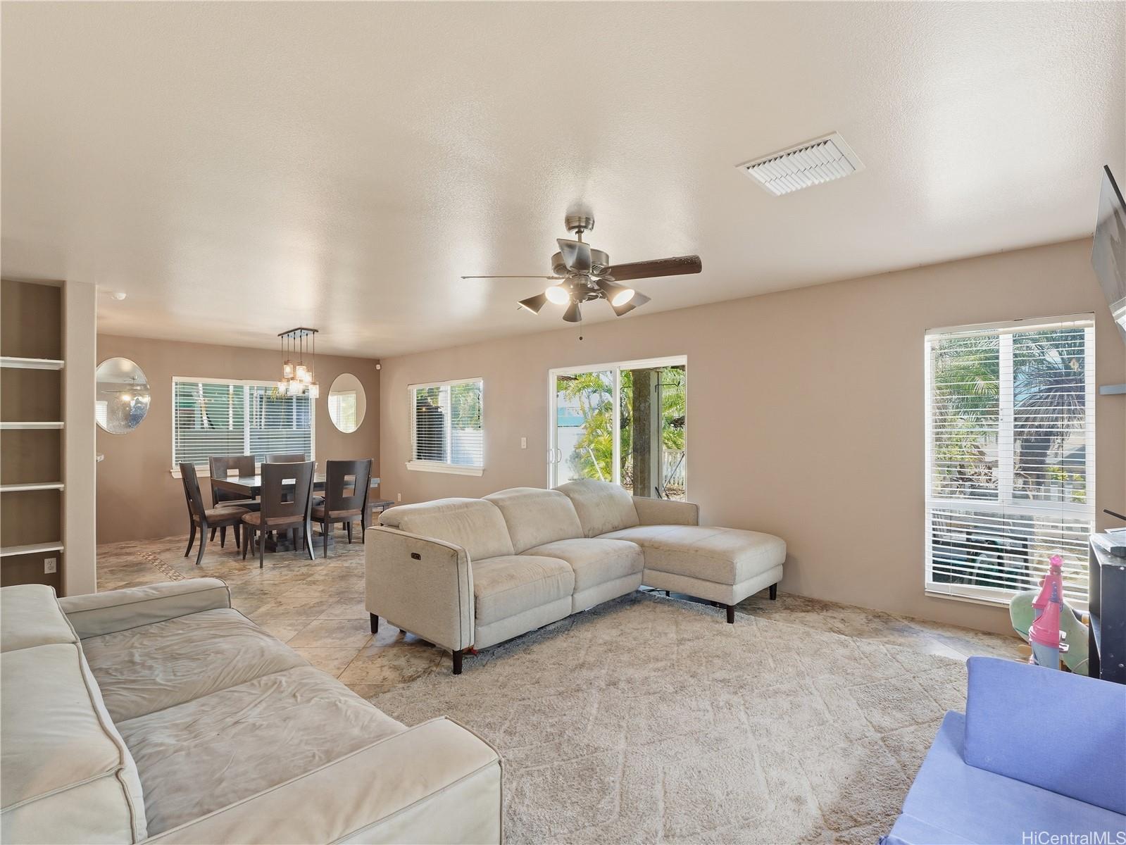 87-2201  Pakeke Street Maili, Leeward home - photo 2 of 25