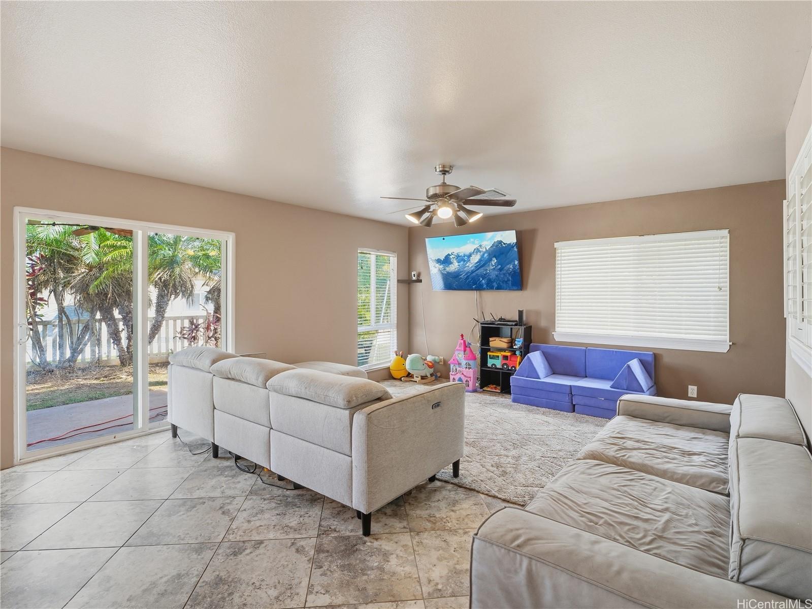 87-2201  Pakeke Street Maili, Leeward home - photo 3 of 25