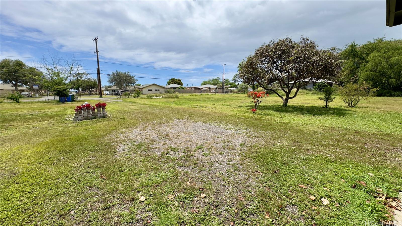 87-250  Kulaaupuni St Maili, Leeward home - photo 2 of 9