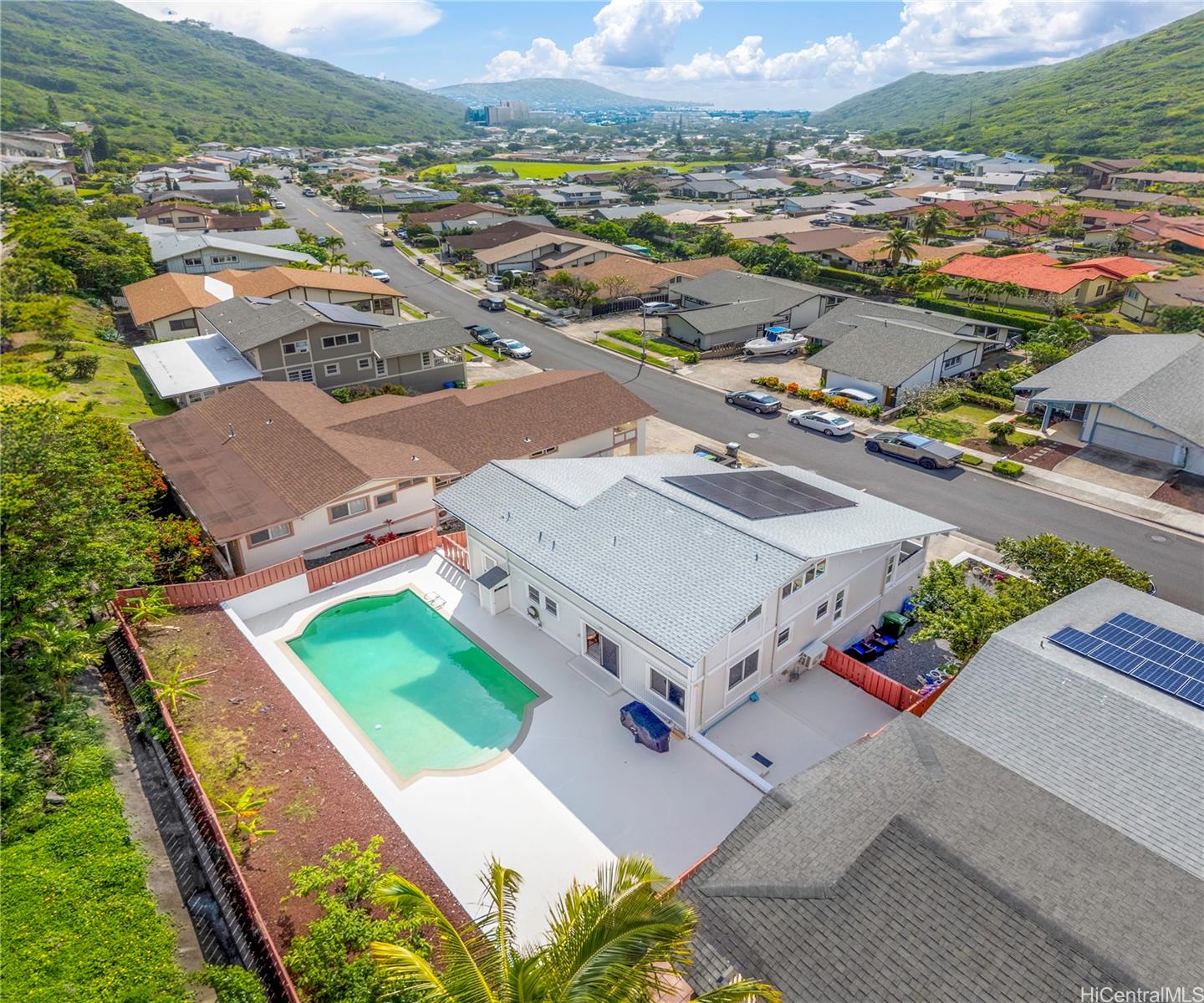 873  Hahaione Street Hahaione-upper, Hawaii Kai home - photo 2 of 25