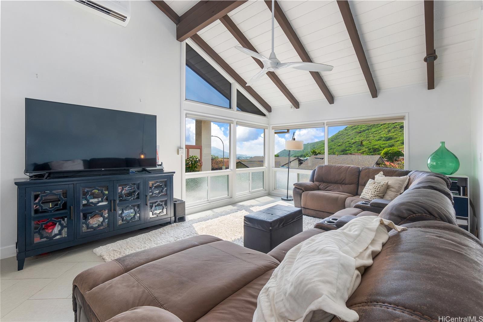 873  Hahaione Street Hahaione-upper, Hawaii Kai home - photo 3 of 25