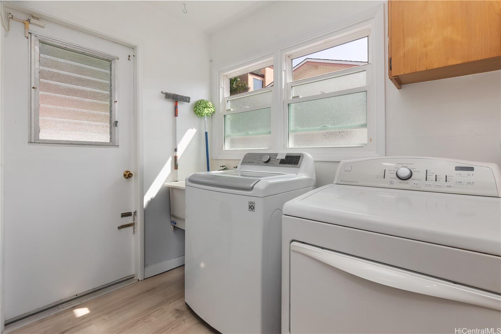 873  Hahaione Street Hahaione-upper, Hawaii Kai home - photo 22 of 25