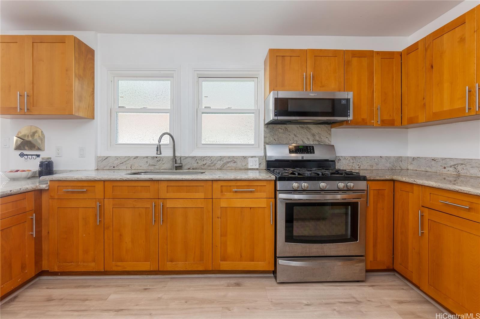 873  Hahaione Street Hahaione-upper, Hawaii Kai home - photo 9 of 25