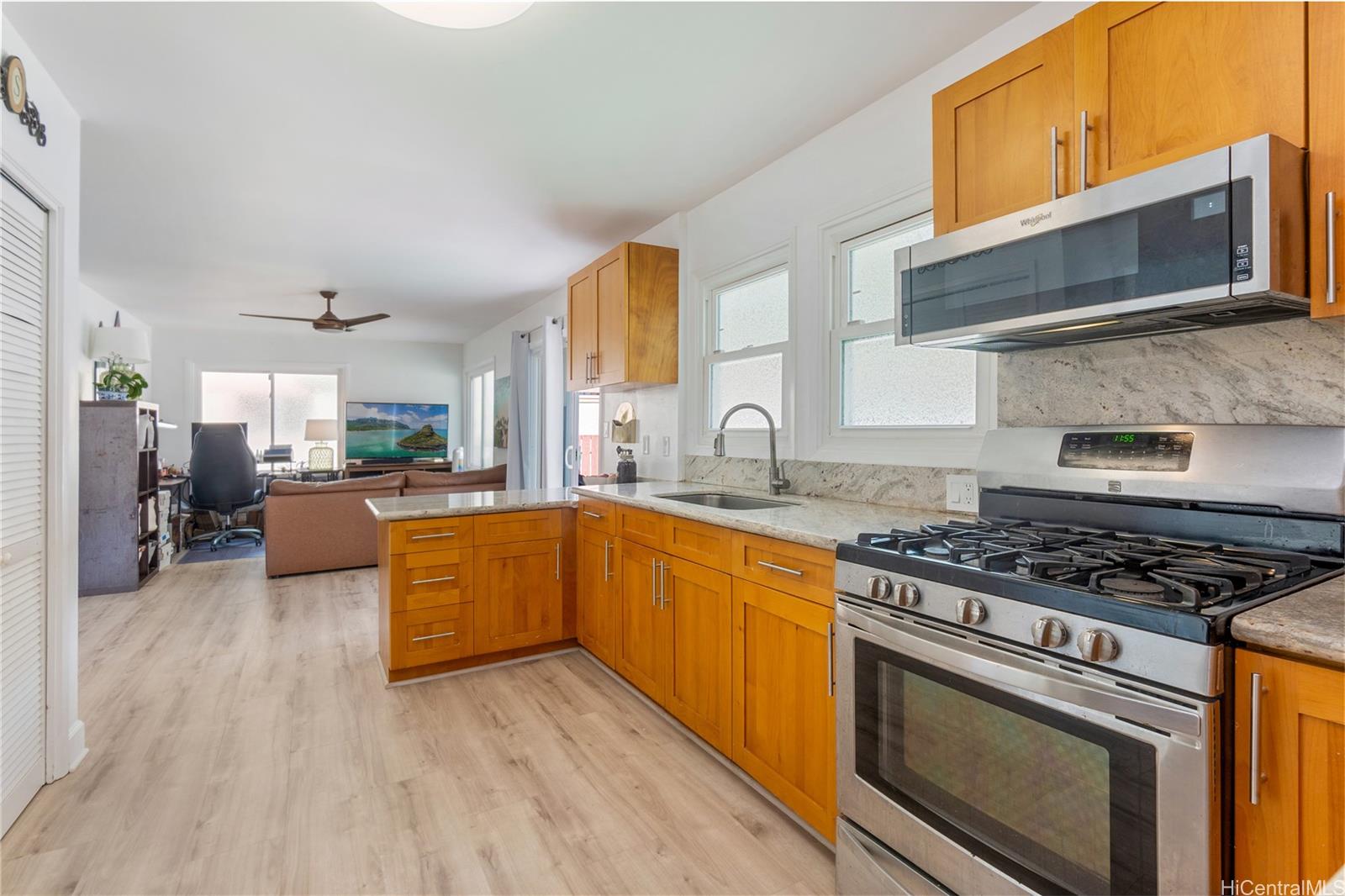 873  Hahaione Street Hahaione-upper, Hawaii Kai home - photo 10 of 25