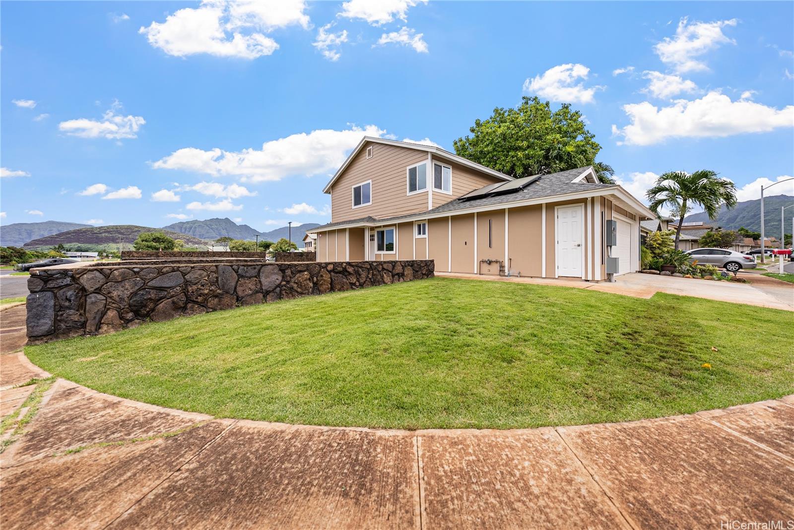87-310  Kulawae St Maili, Leeward home - photo 2 of 23
