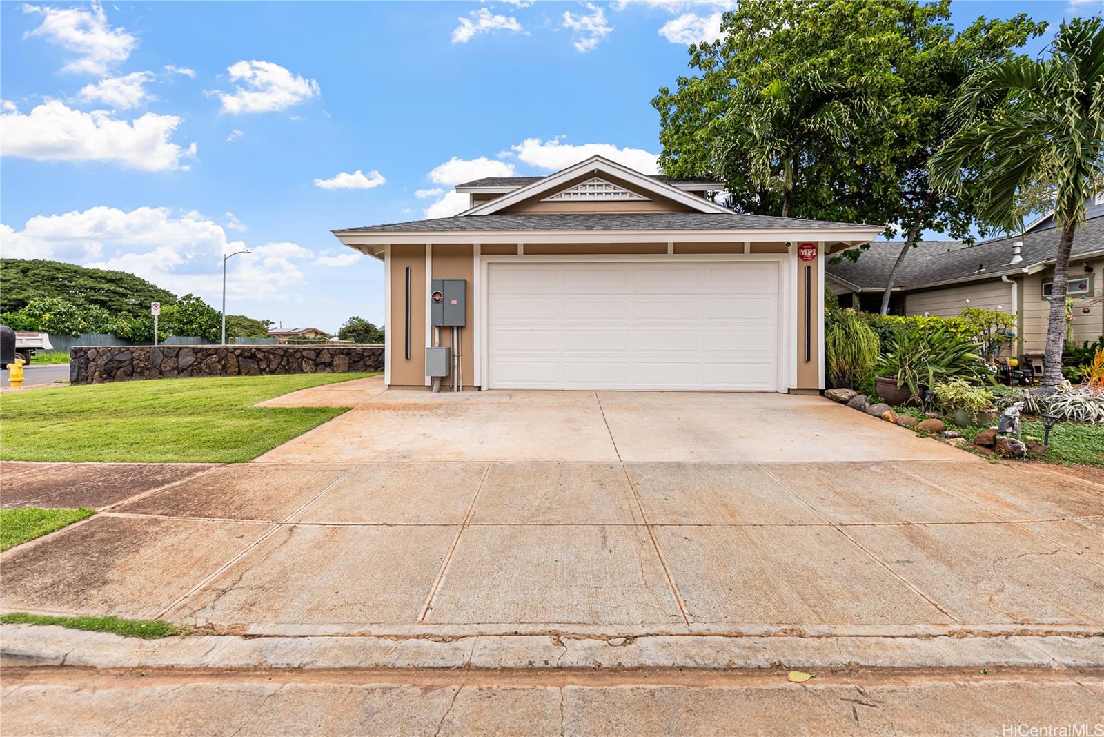 87-310  Kulawae St Maili, Leeward home - photo 3 of 23