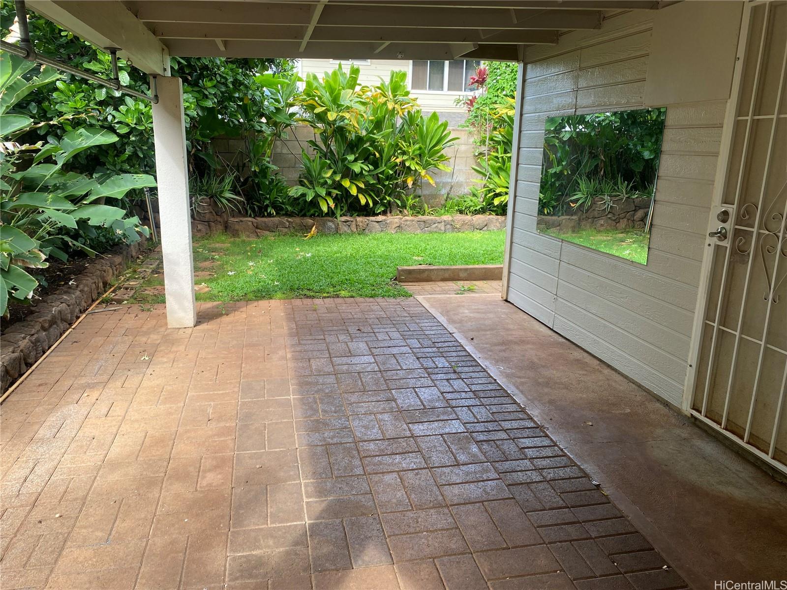 87-344  Kulahanai Street Maili, Leeward home - photo 2 of 17