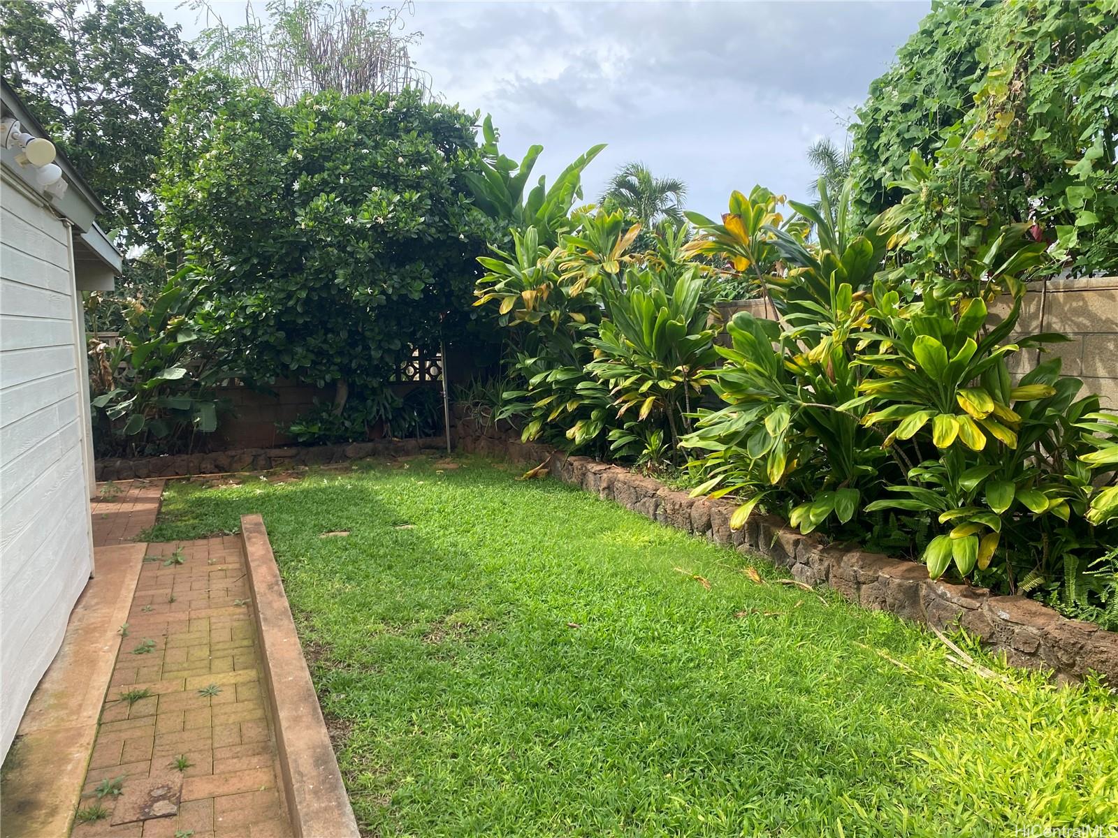 87-344  Kulahanai Street Maili, Leeward home - photo 3 of 17