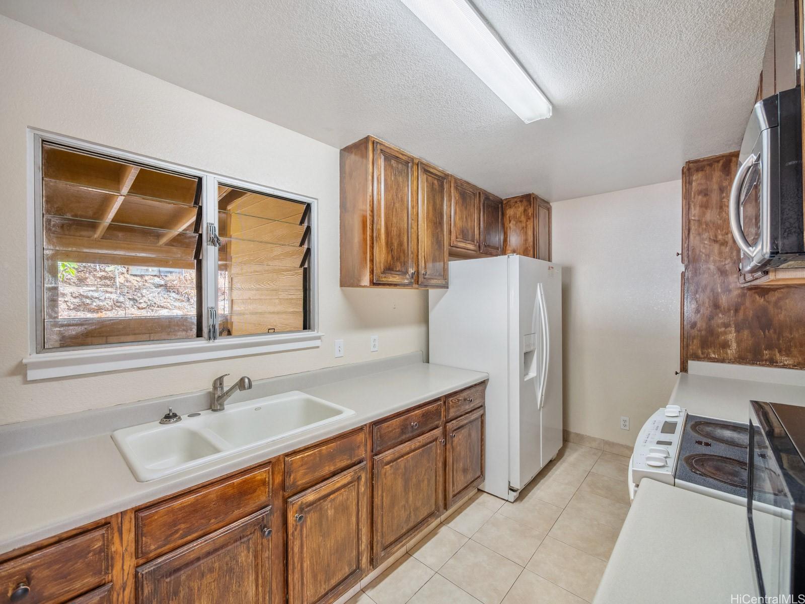 87-415  Waiolu Place Maili, Leeward home - photo 9 of 20