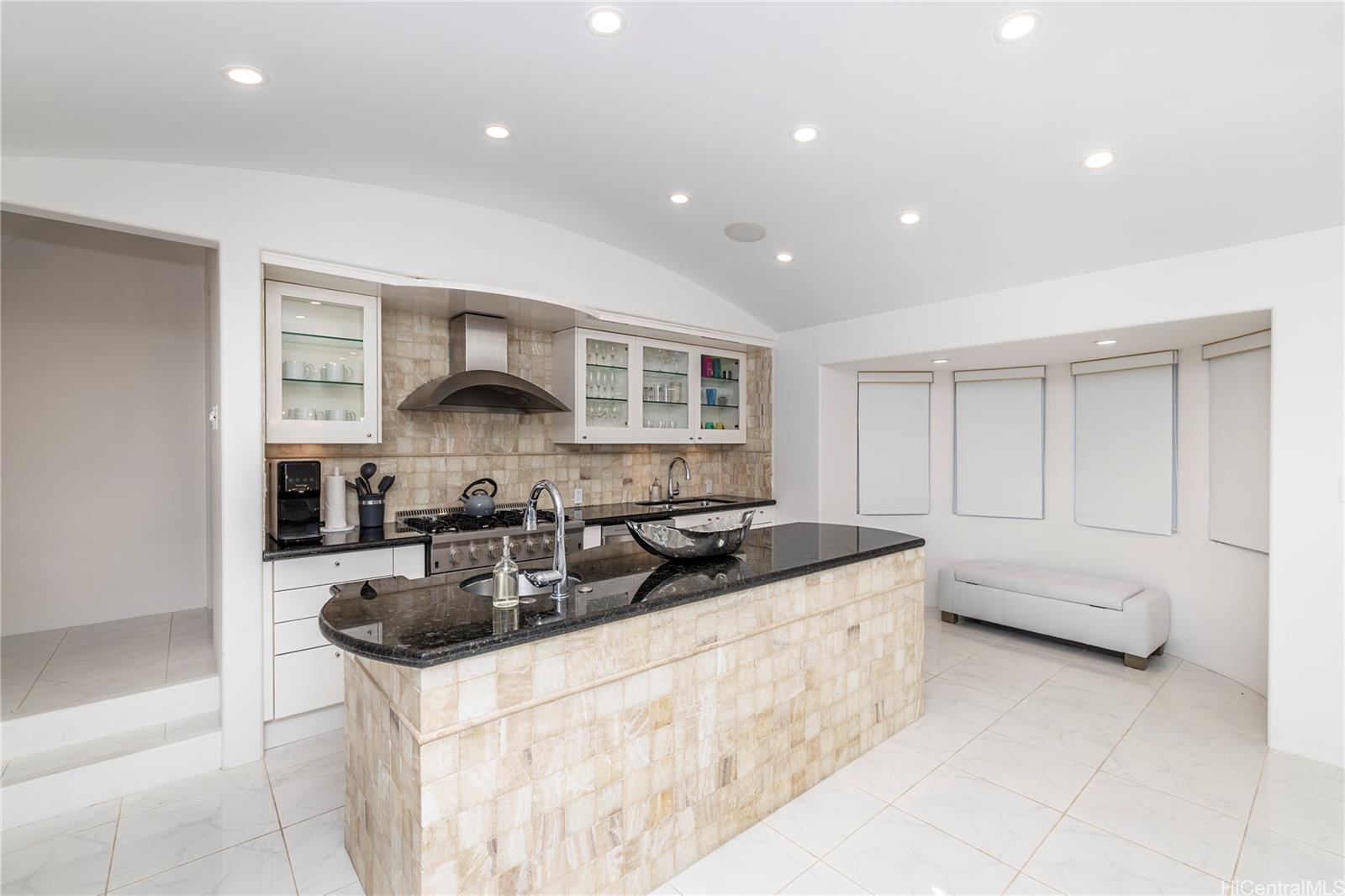 875  Ikena Circle Hawaii Loa Ridge, Diamond Head home - photo 5 of 22