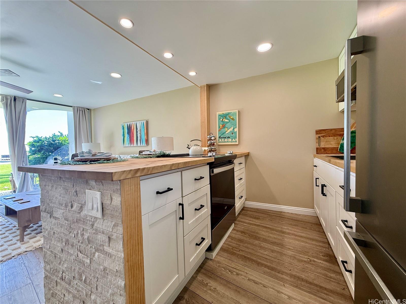 87-561 Farrington Hwy Waianae - Rental - photo 3 of 20