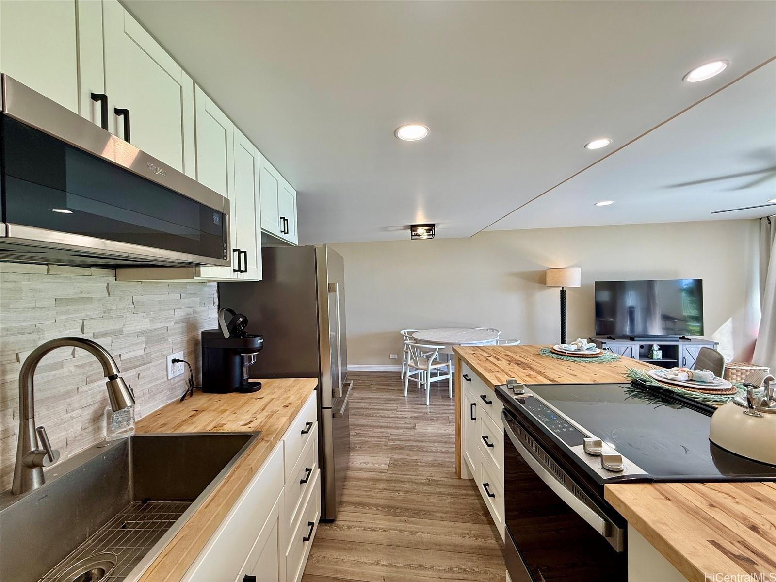 87-561 Farrington Hwy Waianae - Rental - photo 4 of 20