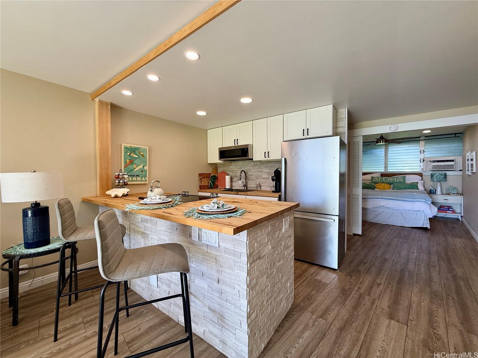 87-561 Farrington Hwy Waianae - Rental - photo 5 of 20