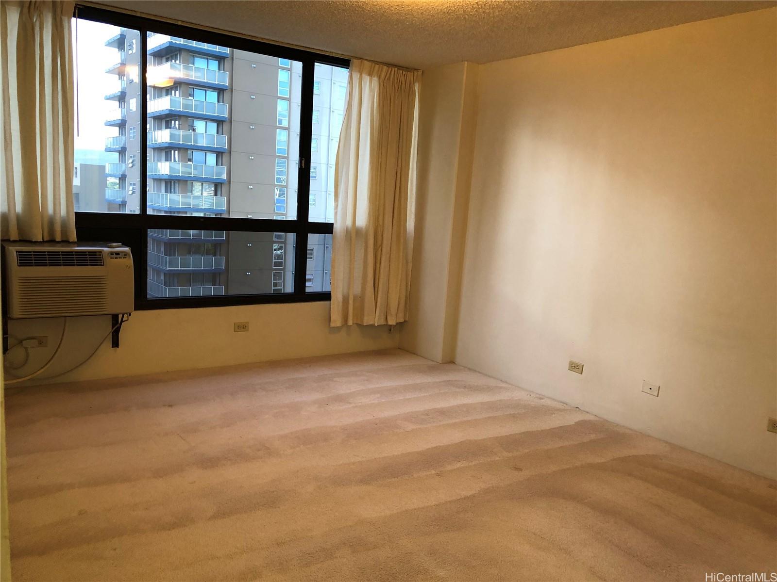 Royal Capitol Plaza condo # 1406, Honolulu, Hawaii - photo 16 of 20