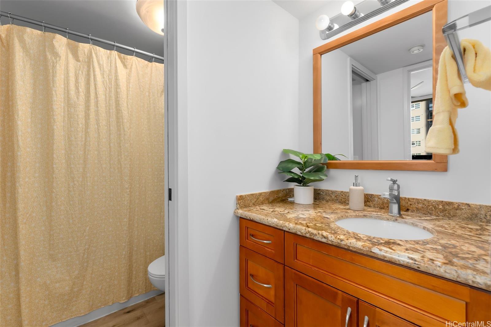 Royal Capitol Plaza condo # 1409, Honolulu, Hawaii - photo 15 of 23