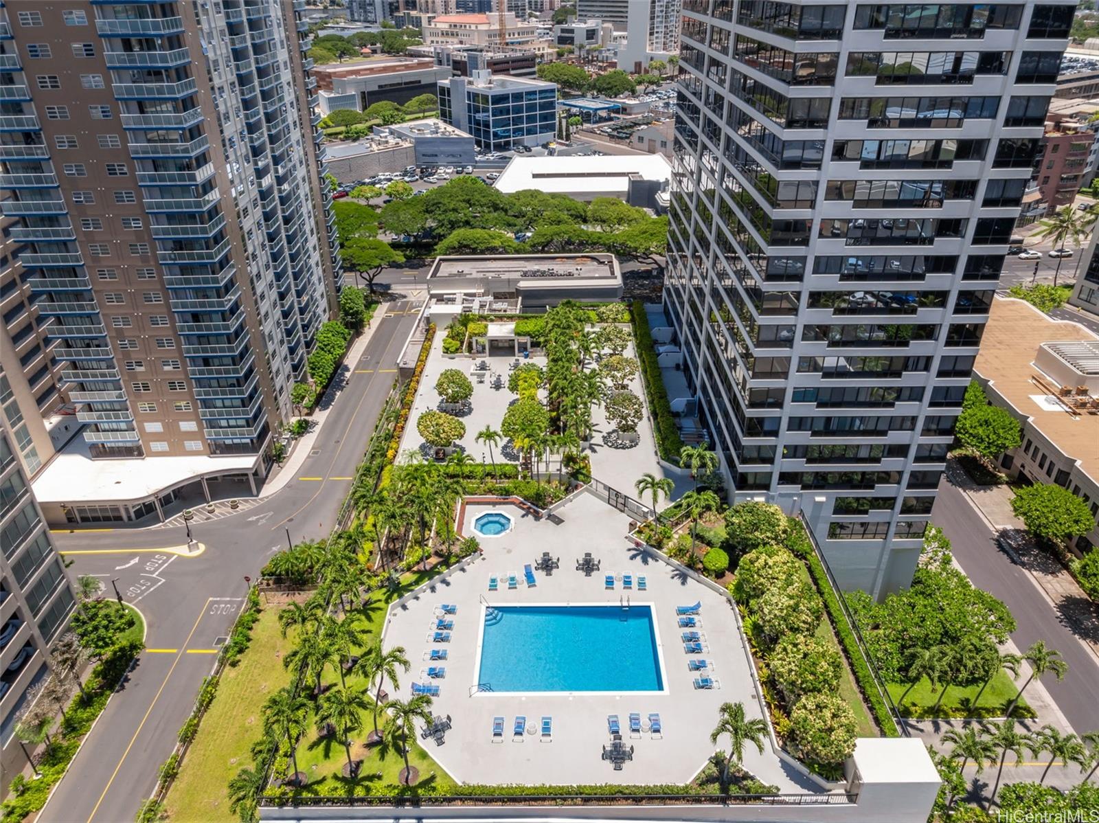 Royal Capitol Plaza condo # 1409, Honolulu, Hawaii - photo 17 of 23