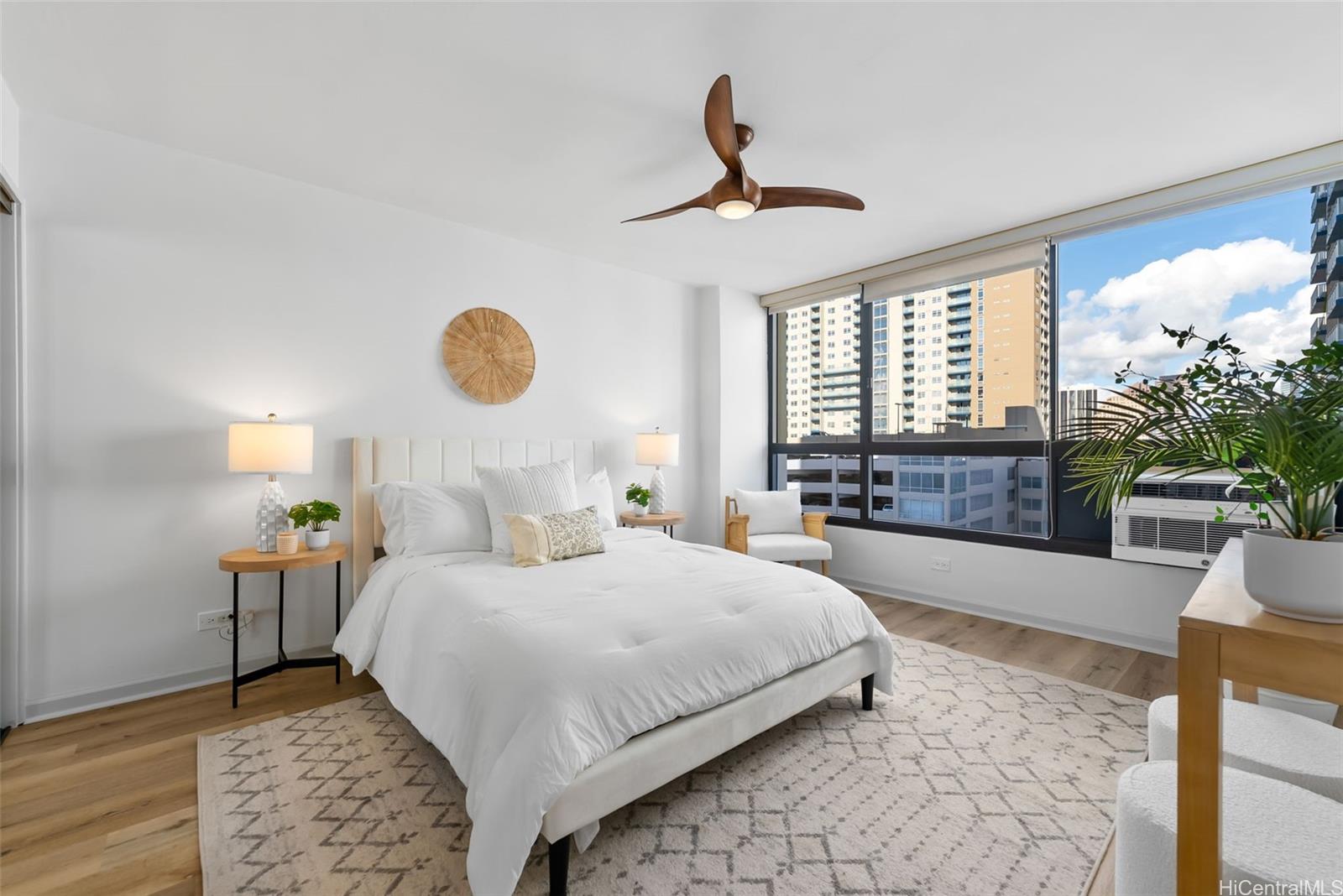 Royal Capitol Plaza condo # 1409, Honolulu, Hawaii - photo 9 of 23