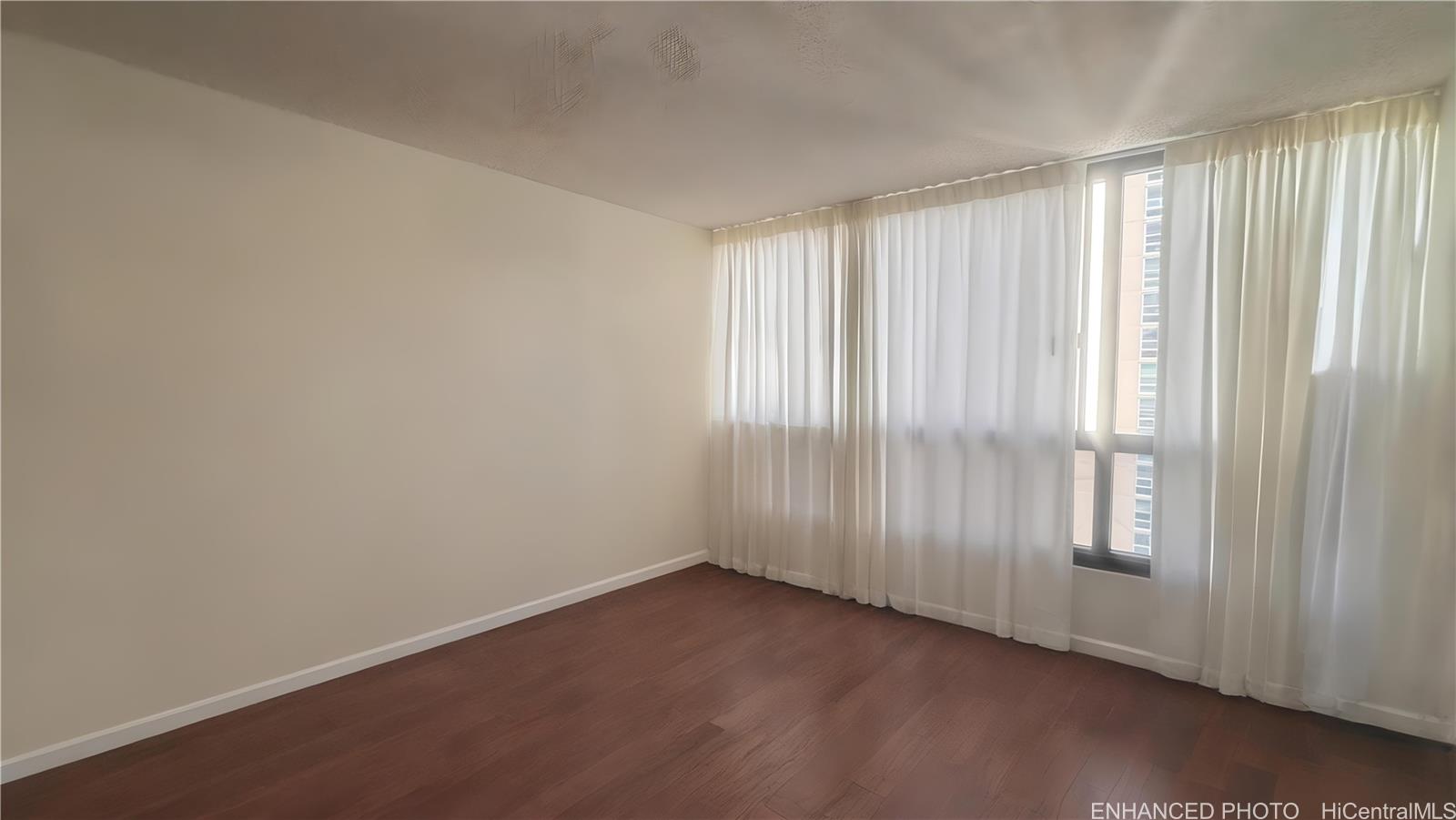 Royal Capitol Plaza condo # 2107, Honolulu, Hawaii - photo 2 of 6