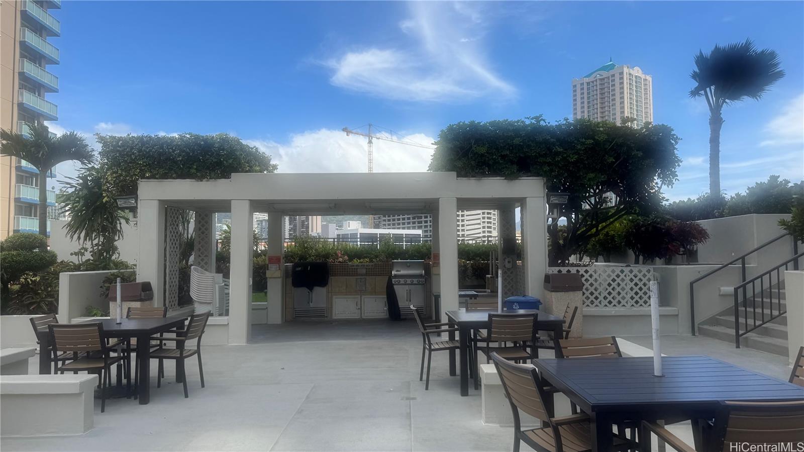 Royal Capitol Plaza condo # 2107, Honolulu, Hawaii - photo 4 of 6
