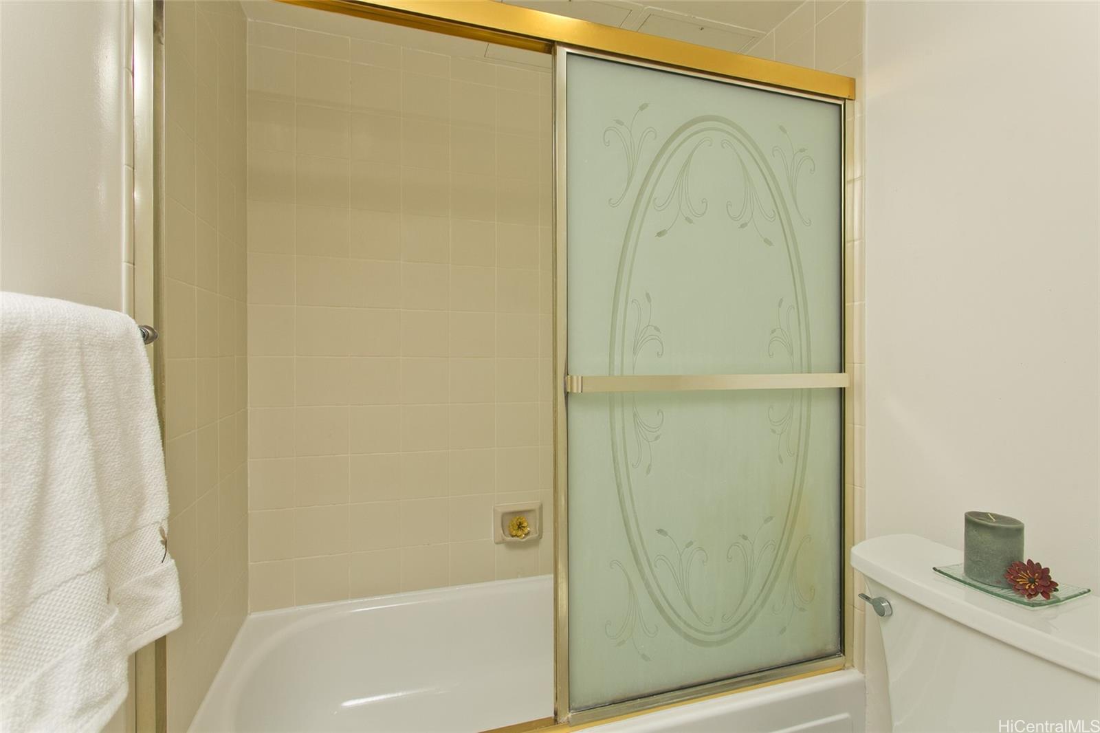 Royal Capitol Plaza condo # 2402, Honolulu, Hawaii - photo 11 of 18