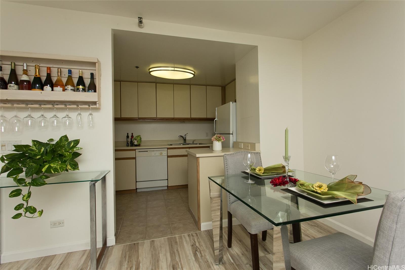 Royal Capitol Plaza condo # 2402, Honolulu, Hawaii - photo 7 of 18