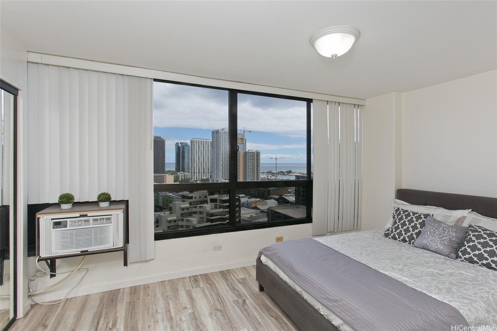 Royal Capitol Plaza condo # 2402, Honolulu, Hawaii - photo 9 of 18