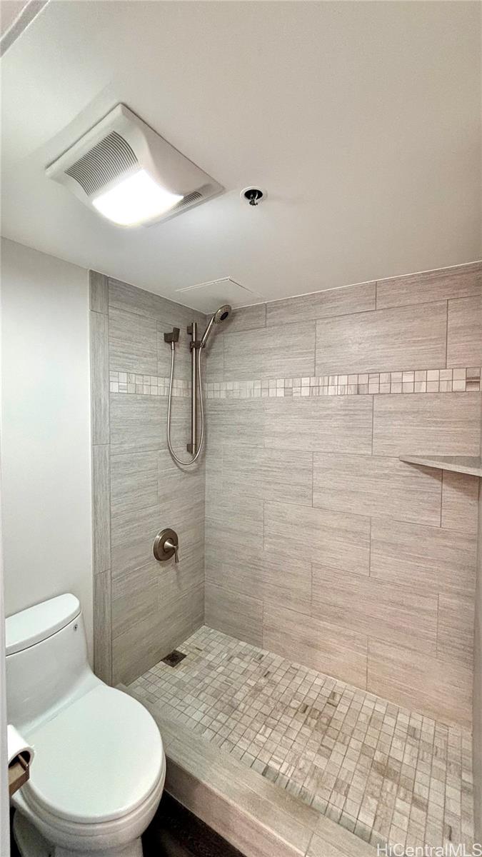 Royal Capitol Plaza condo # 2405, Honolulu, Hawaii - photo 16 of 19