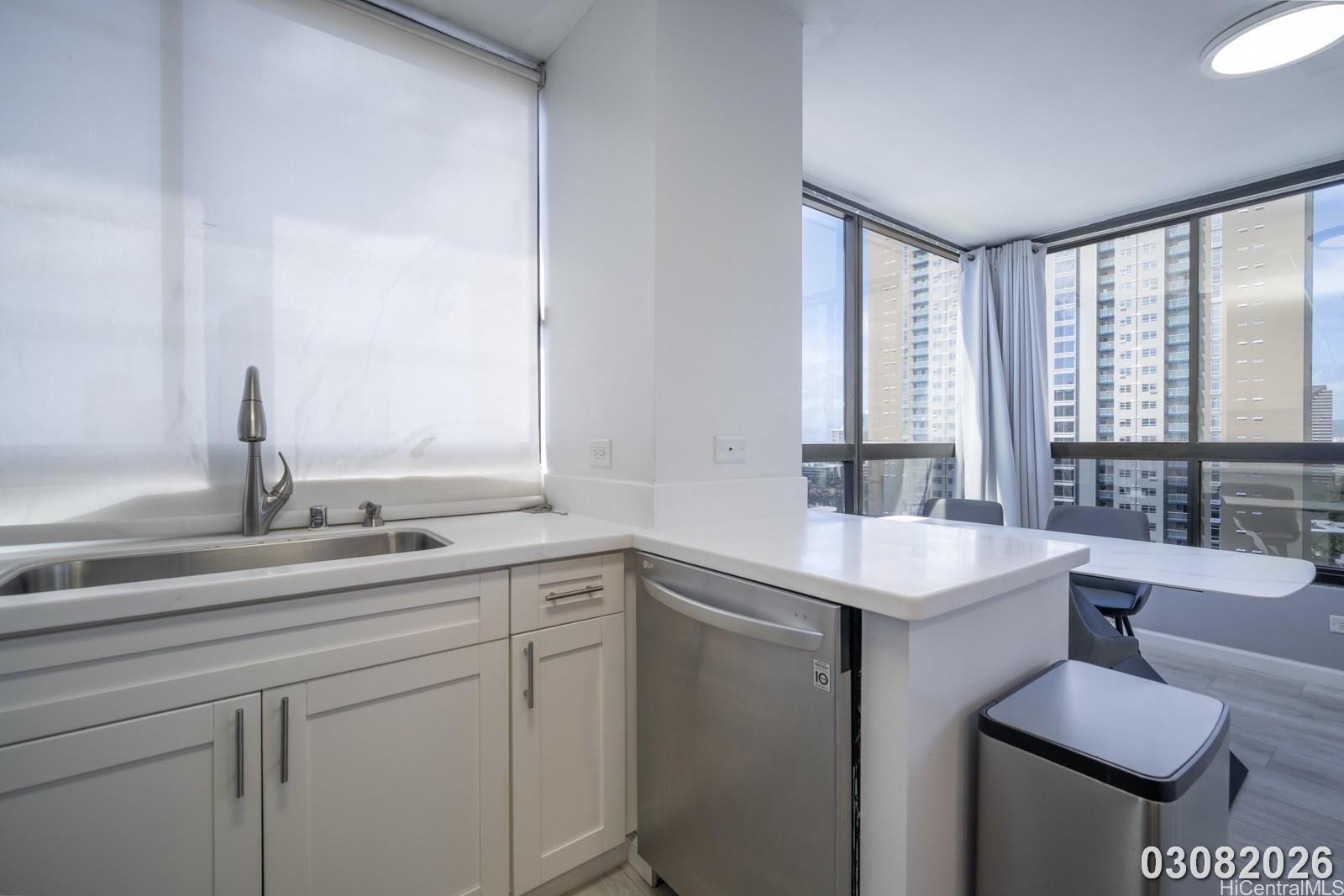 876 Curtis St Honolulu - Rental - photo 12 of 25