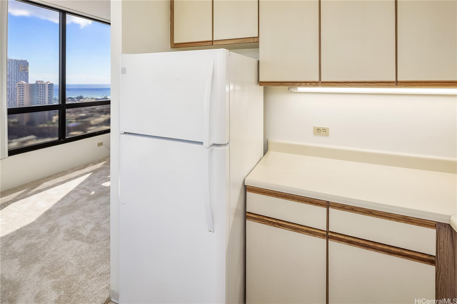 Royal Capitol Plaza condo # 3203, Honolulu, Hawaii - photo 9 of 25