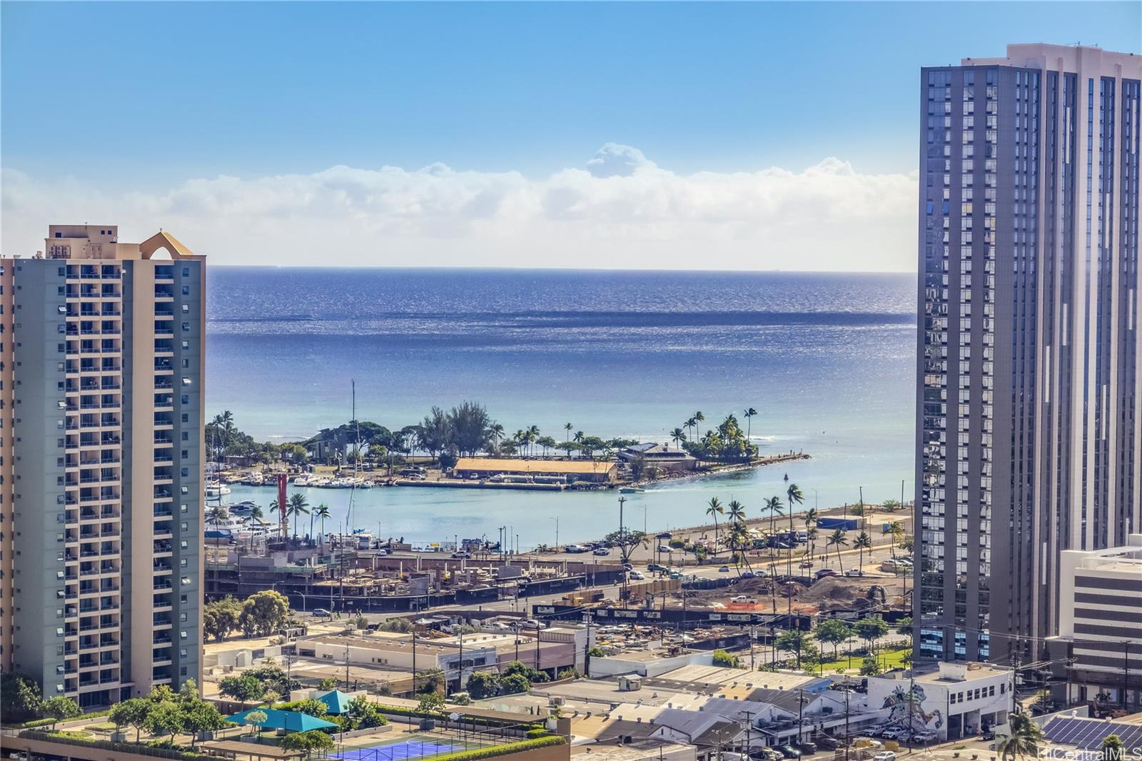 Royal Capitol Plaza condo # 3203, Honolulu, Hawaii - photo 10 of 25