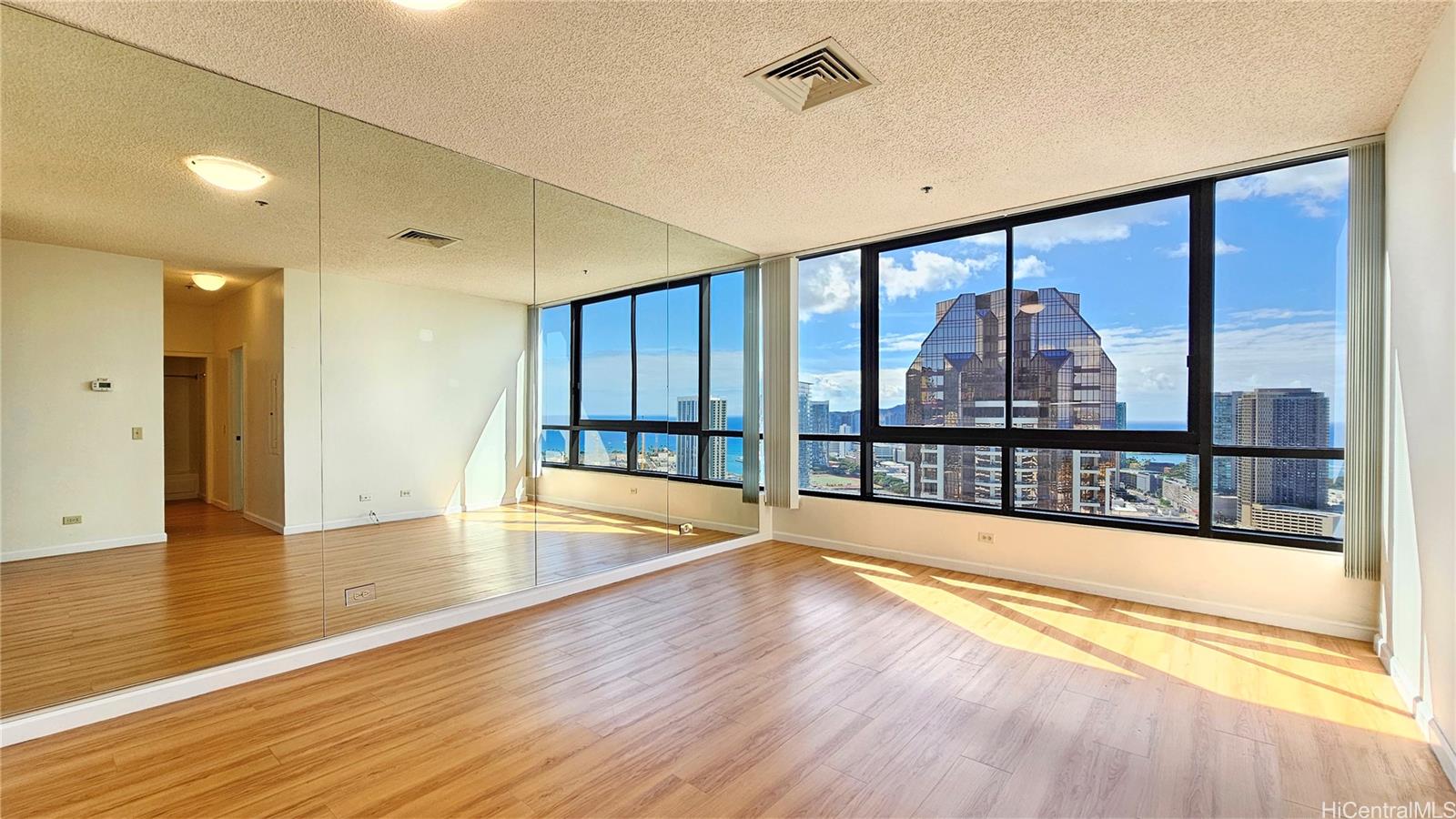 Royal Capitol Plaza condo # 4002, Honolulu, Hawaii - photo 2 of 25