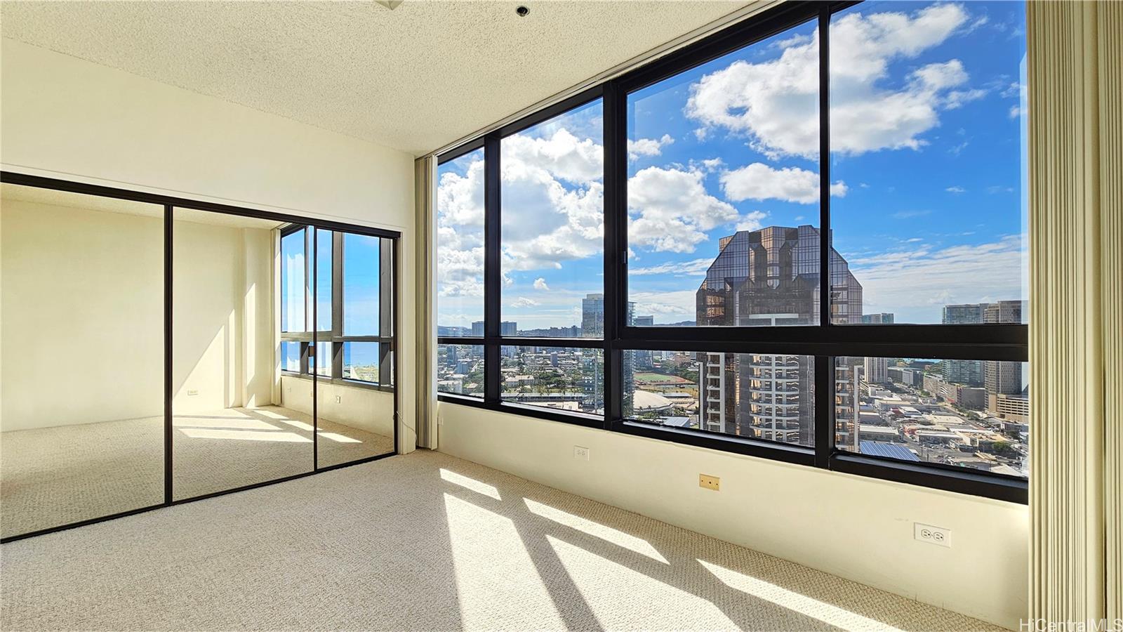 Royal Capitol Plaza condo # 4002, Honolulu, Hawaii - photo 11 of 25