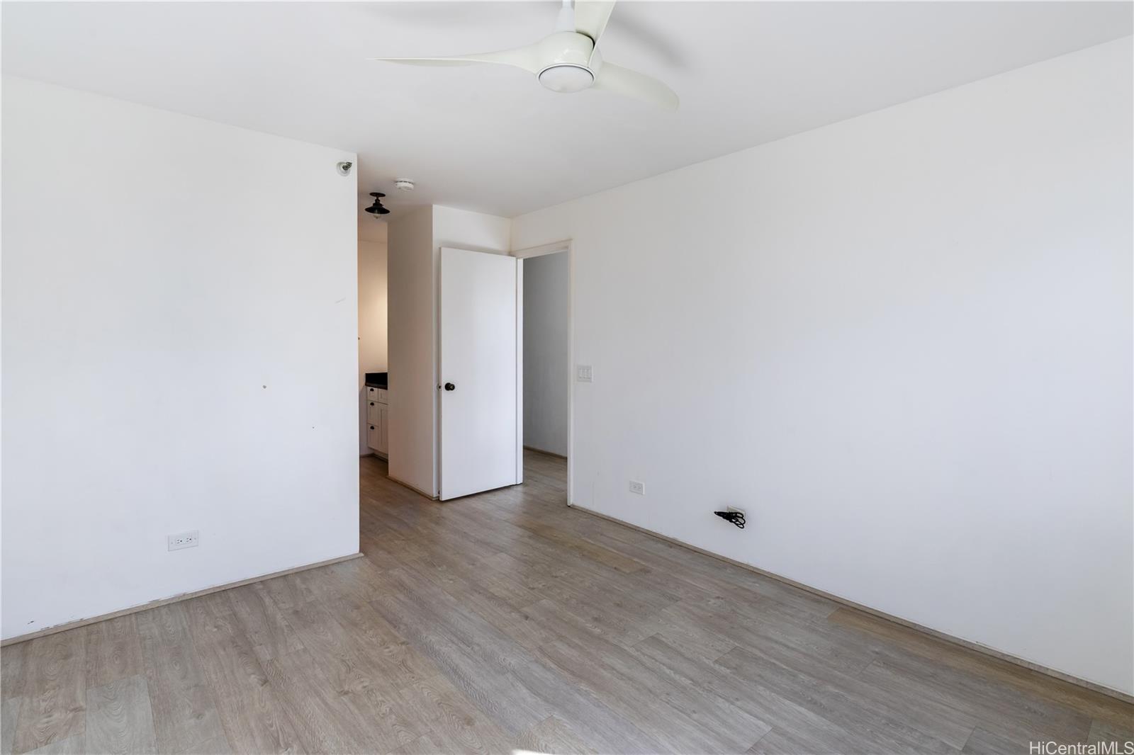 Royal Capitol Plaza condo # 603, Honolulu, Hawaii - photo 12 of 25