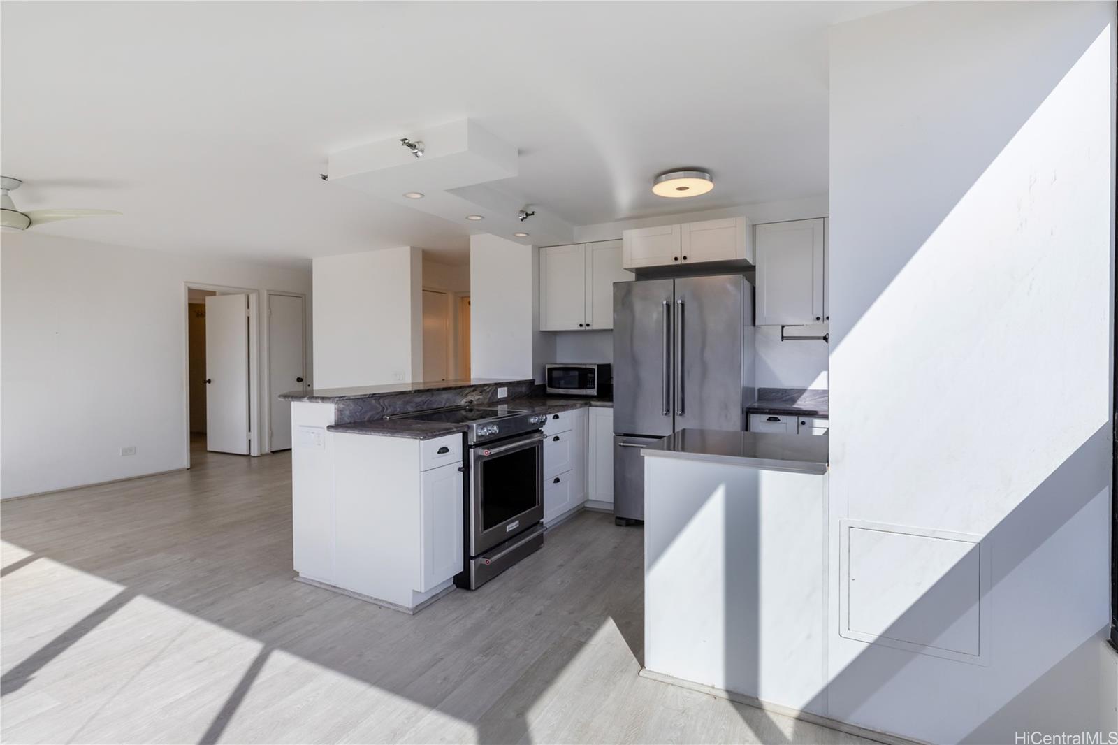 Royal Capitol Plaza condo # 603, Honolulu, Hawaii - photo 14 of 25