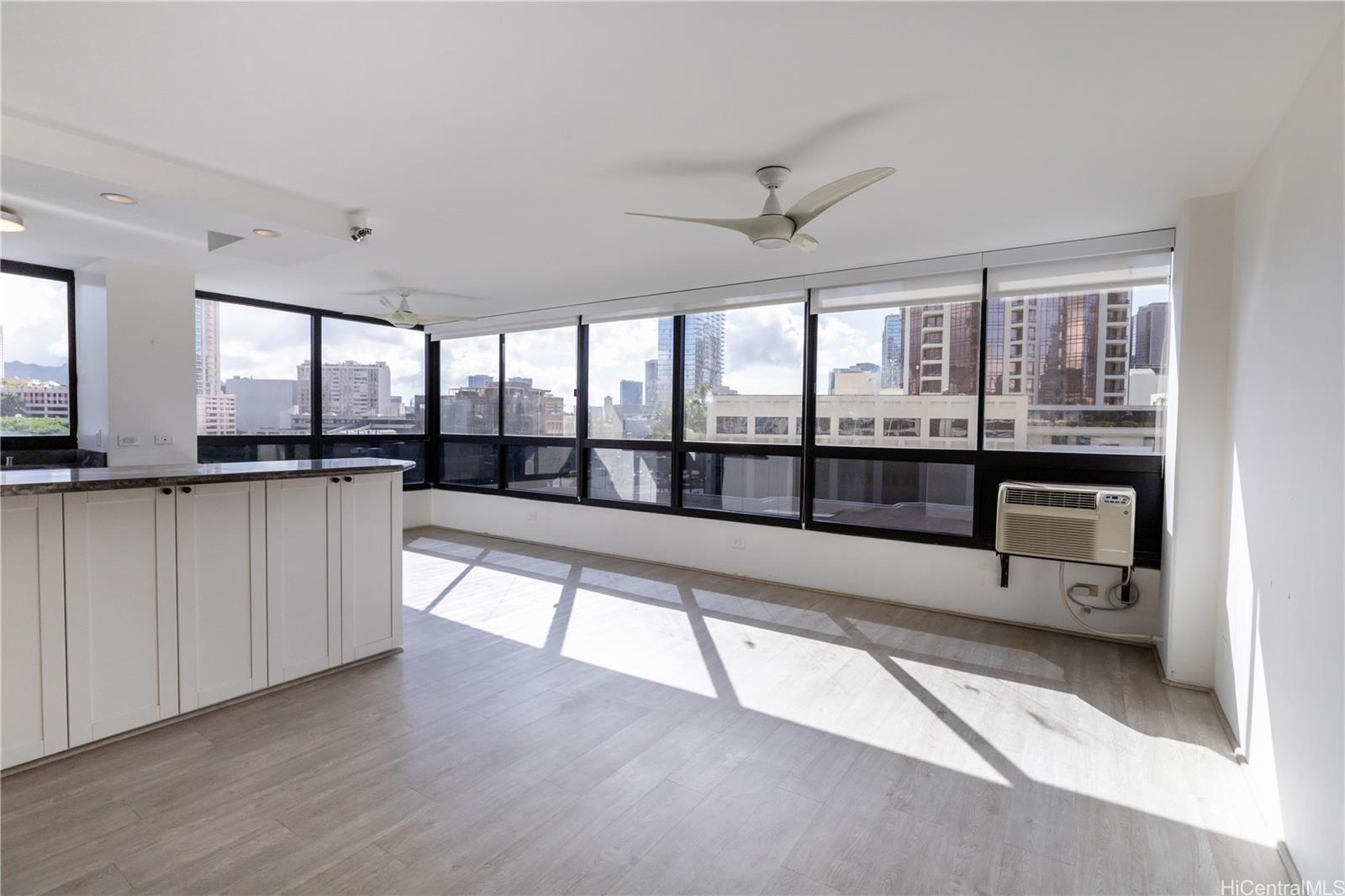 Royal Capitol Plaza condo # 603, Honolulu, Hawaii - photo 3 of 25