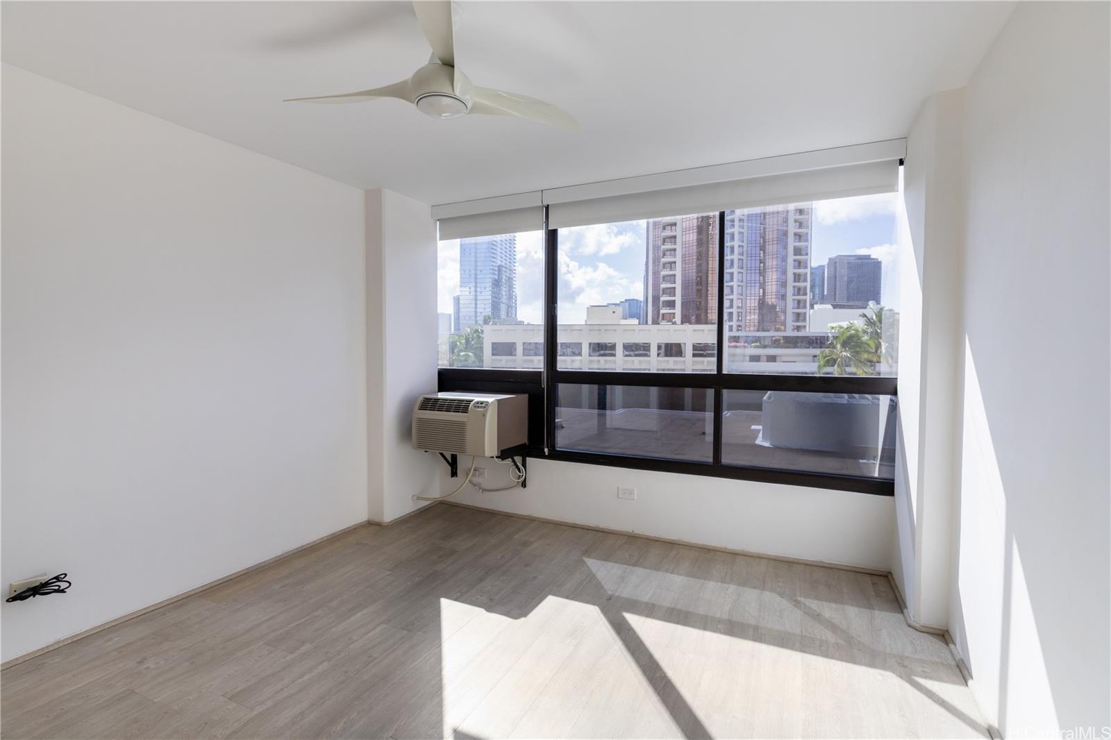 Royal Capitol Plaza condo # 603, Honolulu, Hawaii - photo 5 of 25