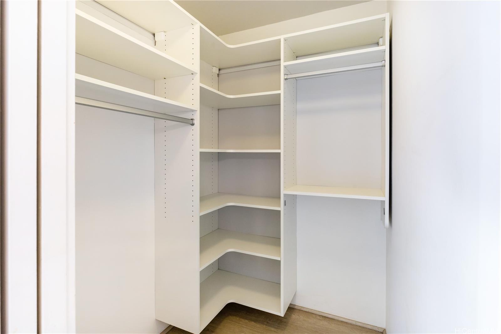 Royal Capitol Plaza condo # 603, Honolulu, Hawaii - photo 8 of 25